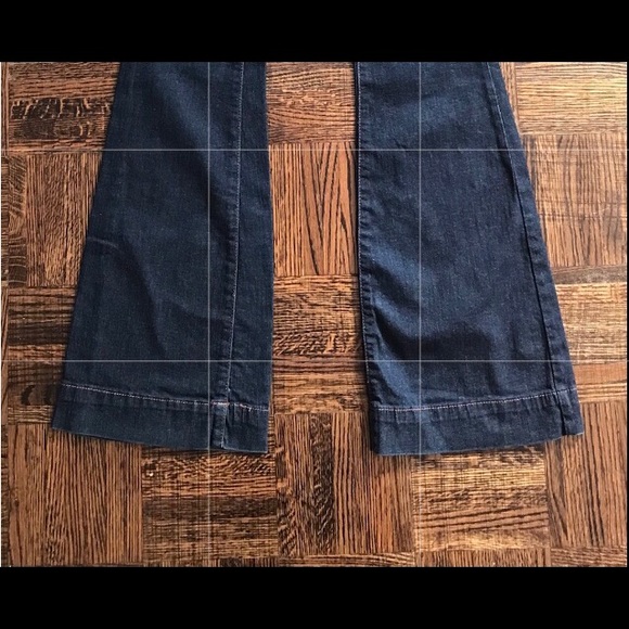 Guess Jeans - Picture 2 of 6